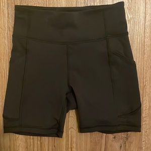 Lululemon 6-inch Invigorate Shorts